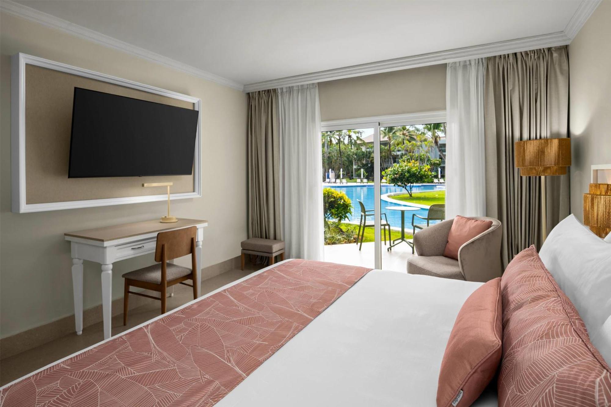 Standard King Room Pool Walk Out Tropical View,1665412658:JPEG